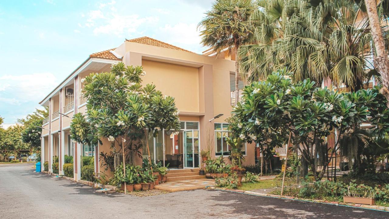 Nattidaplace Hotel Chiangmai Chiang Mai Exterior photo